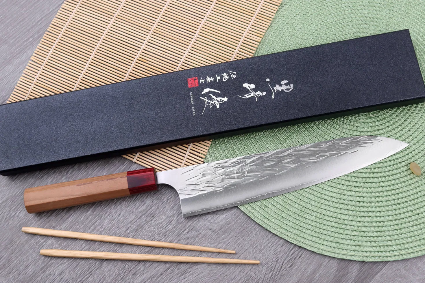 Couteau de chef japonais artisanal Yu Kurosaki Sasame acier cobalt 24cm