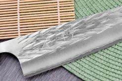 Couteau de chef japonais artisanal Yu Kurosaki Sasame acier cobalt 24cm