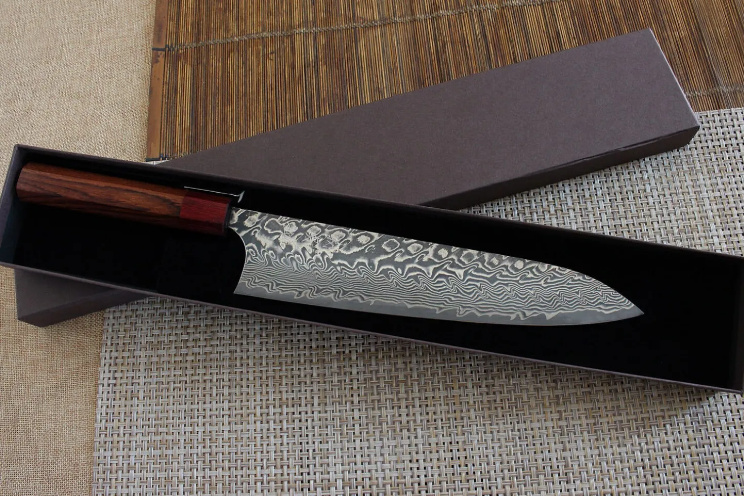 Couteau de chef japonais artisanal Yoshimi Kato 24cm SG2 Damascus