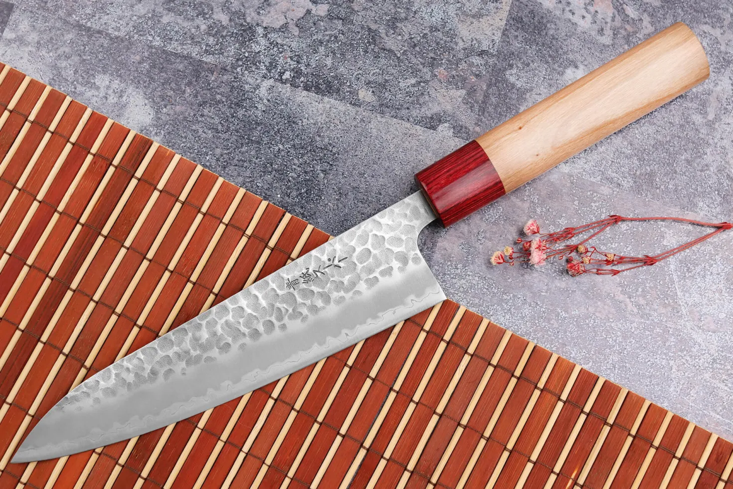 Couteau de chef japonais artisanal Tsunehisa Aogami Super martelé 18cm