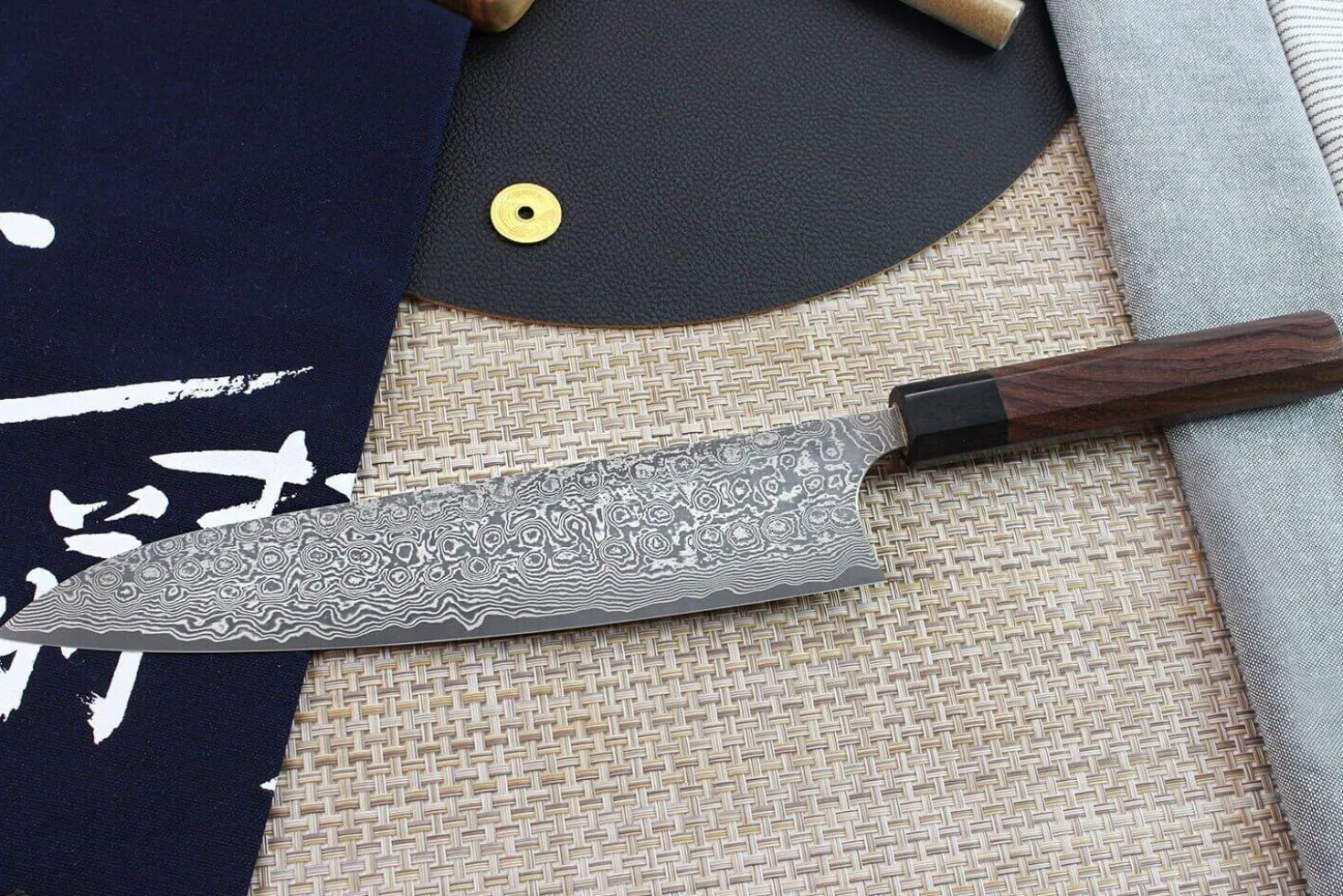 Couteau de chef japonais artisanal Masakage Kumo 24cm damas 63 couches