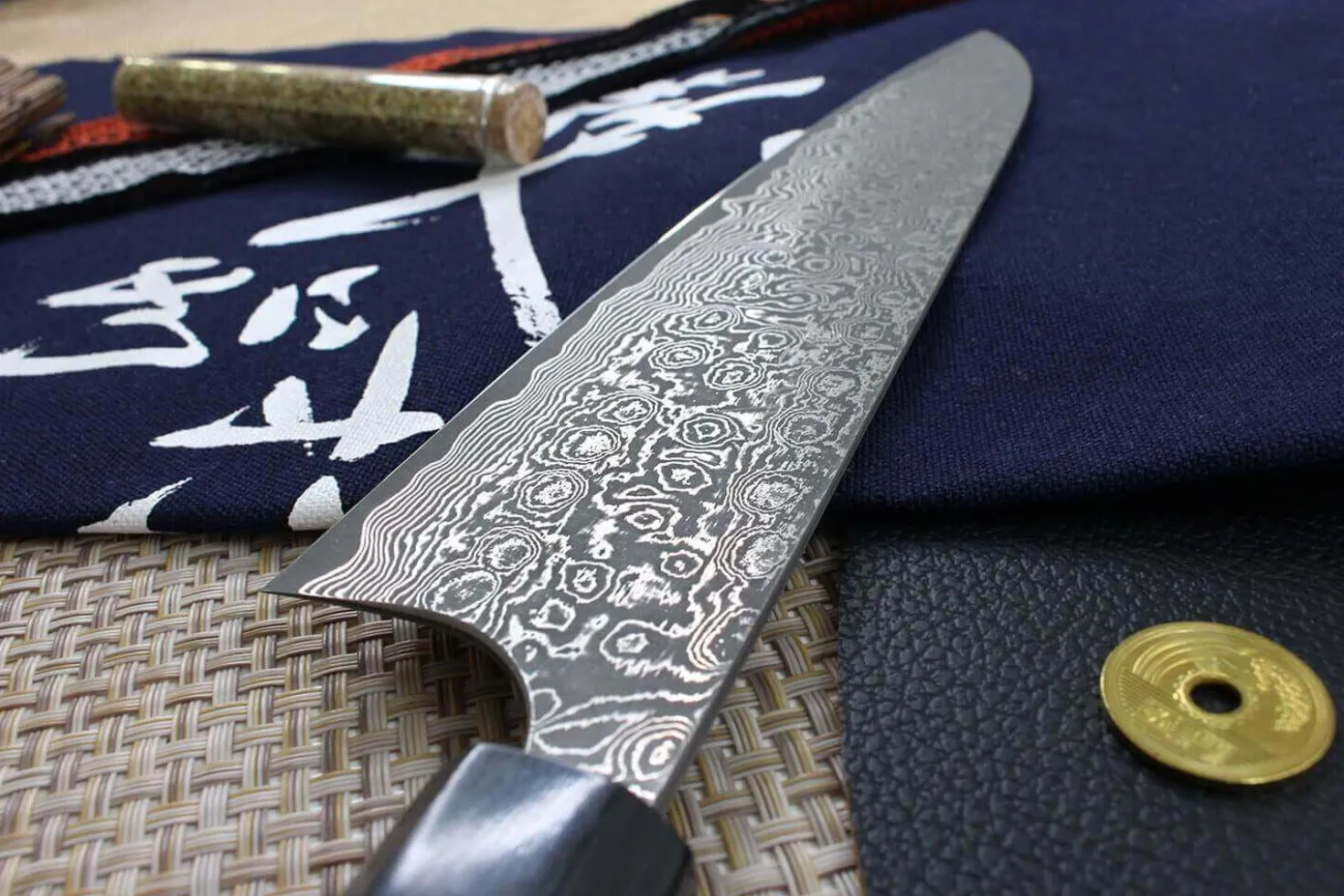 Couteau de chef japonais artisanal Masakage Kumo 24cm damas 63 couches