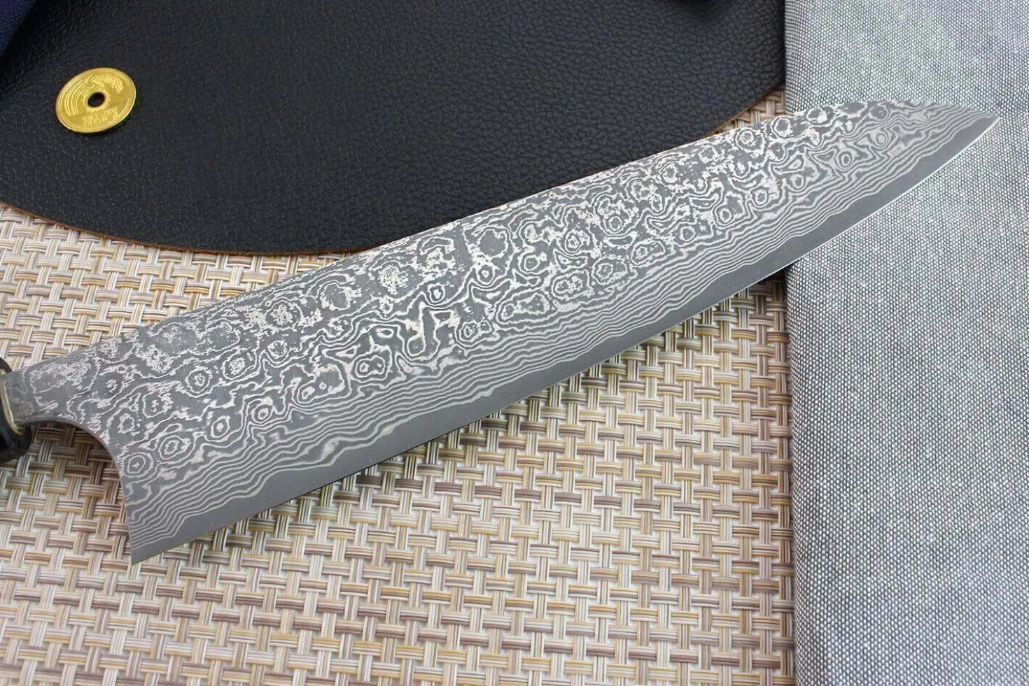 Couteau de chef japonais artisanal Masakage Kumo 24cm damas 63 couches