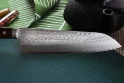 Couteau de chef japonais artisanal Masutani 18cm martelé