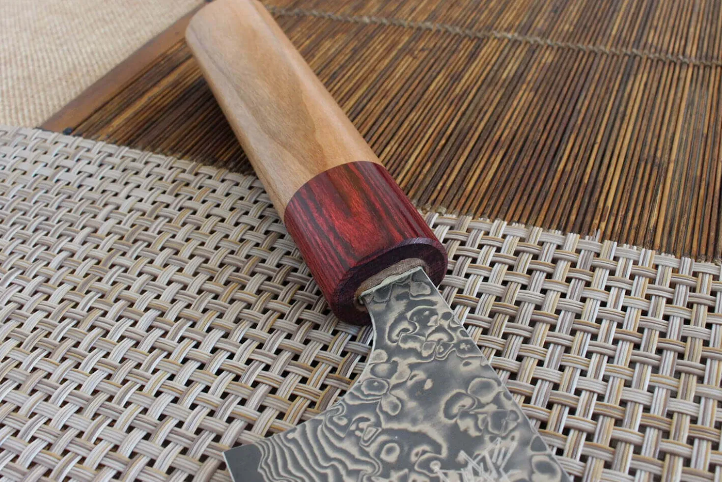 Couteau de chef japonais artisanal Yoshimi Kato 21cm VG10 Nickel Damascus cerisier
