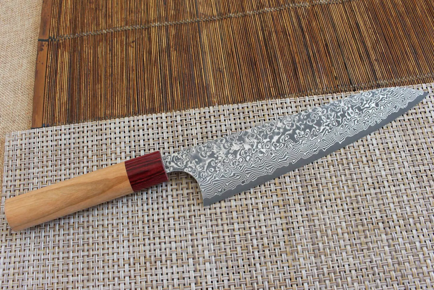 Couteau de chef japonais artisanal Yoshimi Kato 21cm VG10 Nickel Damascus cerisier