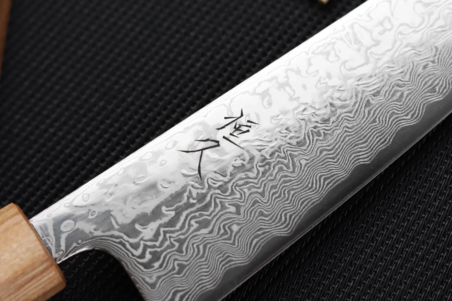 Couteau de chef japonais 18cm Tsunehisa SLD Damas bois de rose
