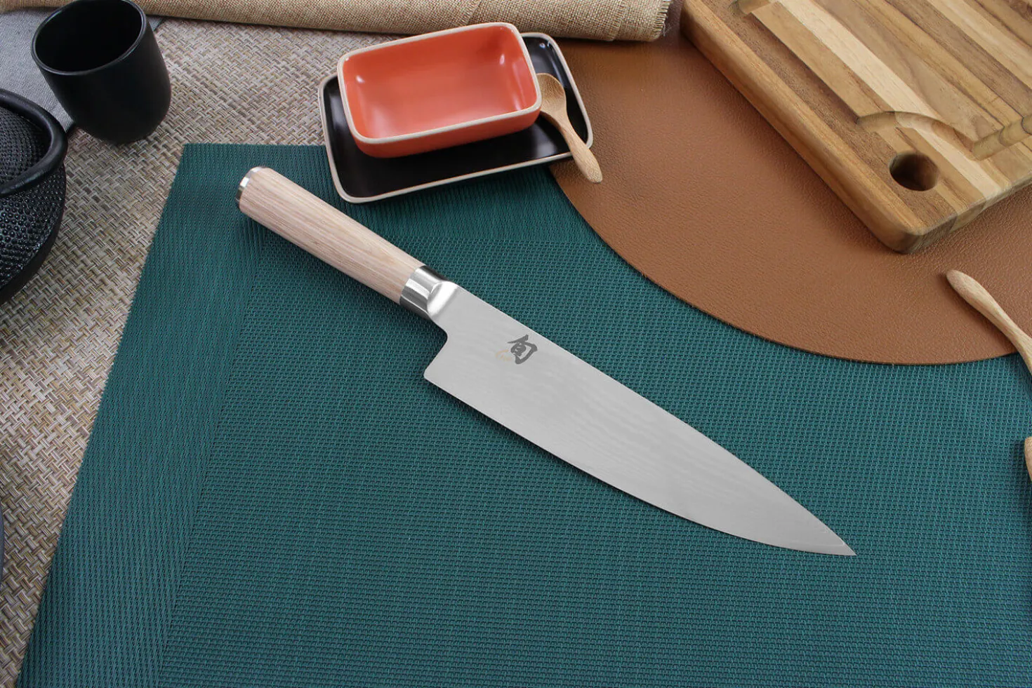 Couteau de chef japonais Kai Shun Classic White damas 33 couches 20cm