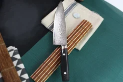 Couteau de chef japonais Kanetsugu Saiun 23cm damas 65 couches