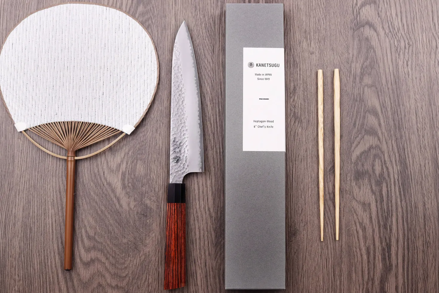 Couteau de chef japonais Kanetsugu Heptagon Uto martelé 20cm