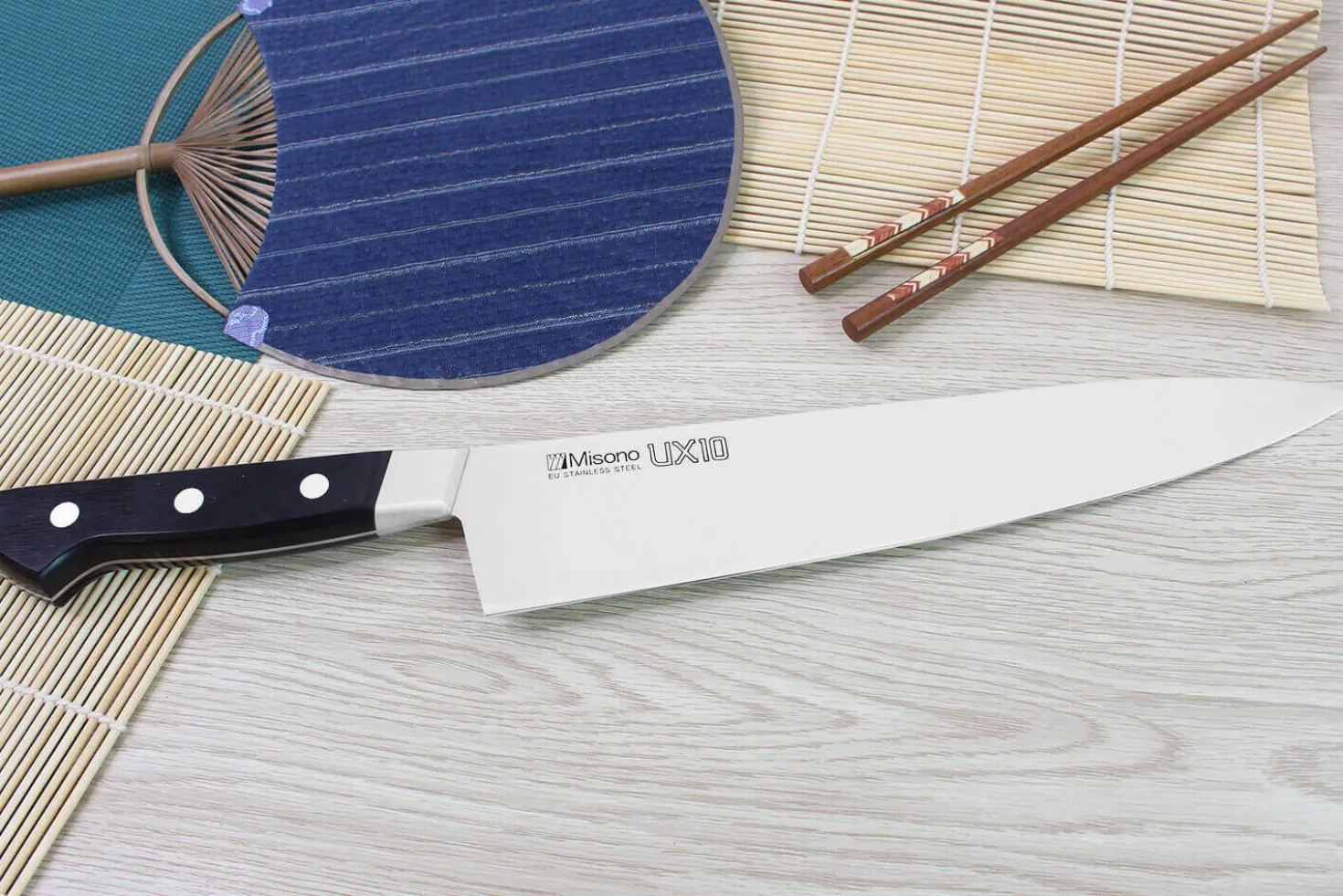 Couteau de chef japonais Misono UX10 27cm