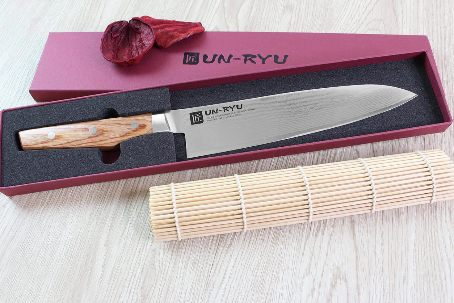Couteau de chef japonais Shimomura Un-Ryu 21cm damas 33 couches