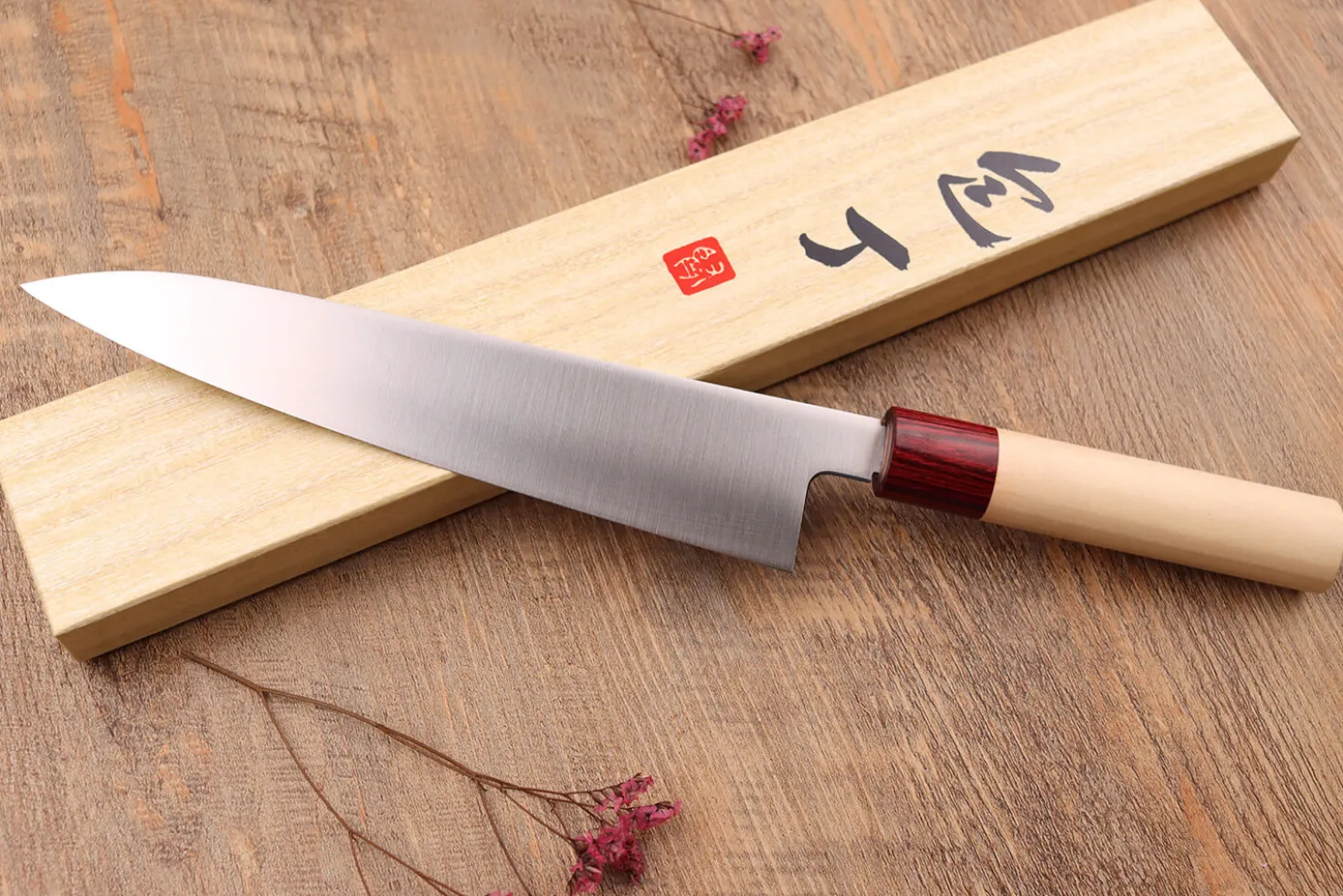 Couteau de chef japonais Tsunehisa VG10 Honoki 21cm