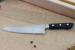Couteau de chef japonais Tsunehisa VG10 Damascus 45 couches 18cm