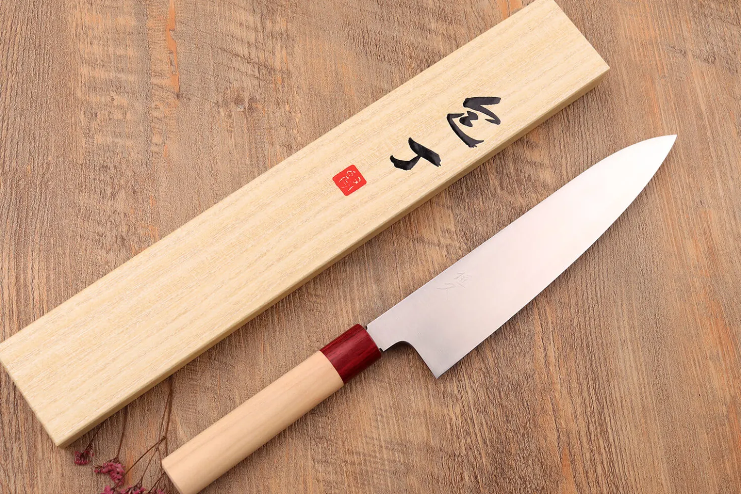 Couteau de chef japonais Tsunehisa VG10 Honoki 24cm