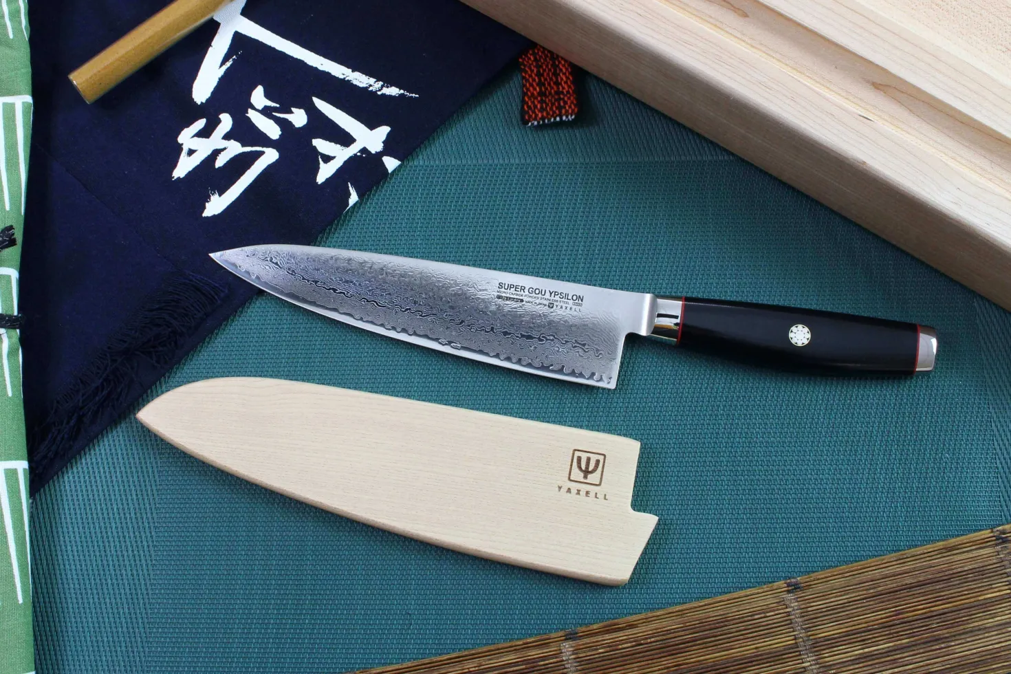 Couteau de chef japonais Yaxell SuperGou Ypsilon 20cm damas 193 couches