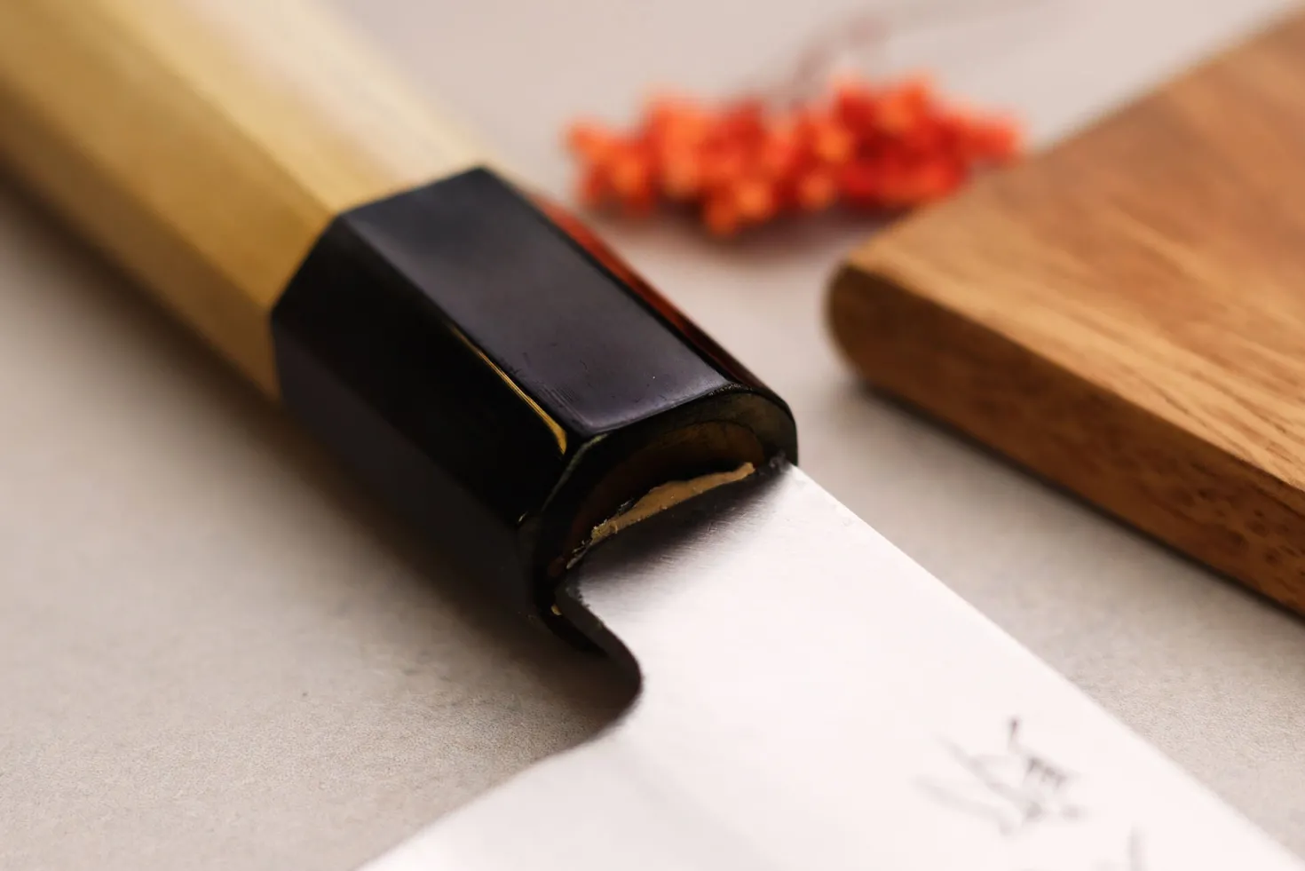 Couteau de chef kiritsuke 21cm japonais artisanal Momotaro Ginsan manche en magnolia