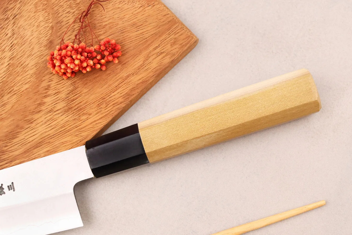 Couteau de chef kiritsuke 21cm japonais artisanal Momotaro Ginsan manche en magnolia