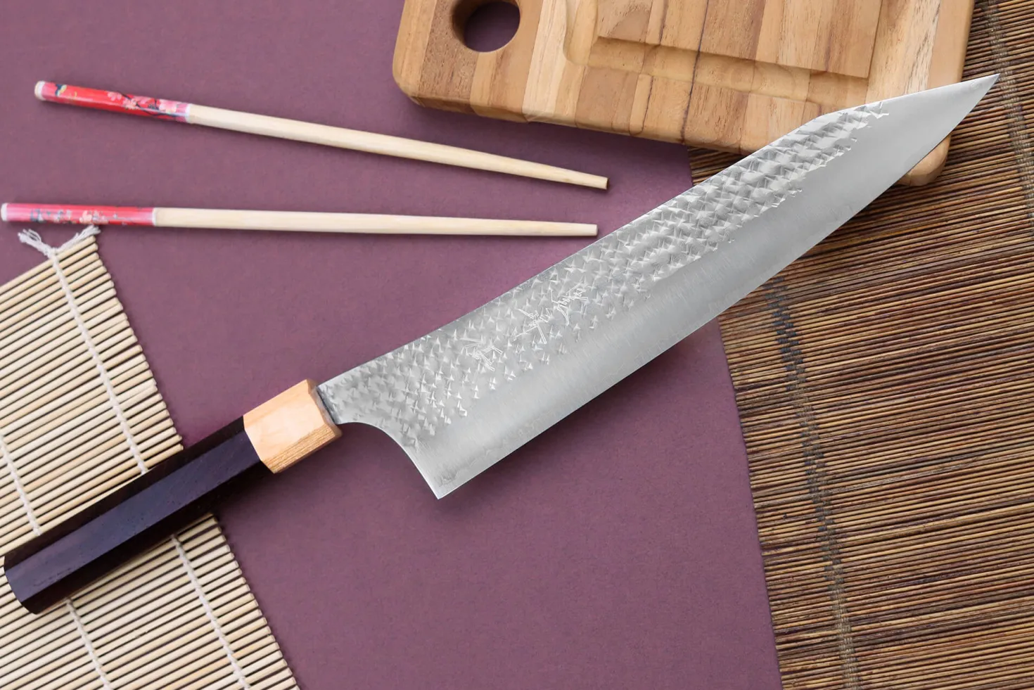 Couteau de chef kiritsuke japonais artisanal martelé Yu Kurosaki senko 24cm acier SG2