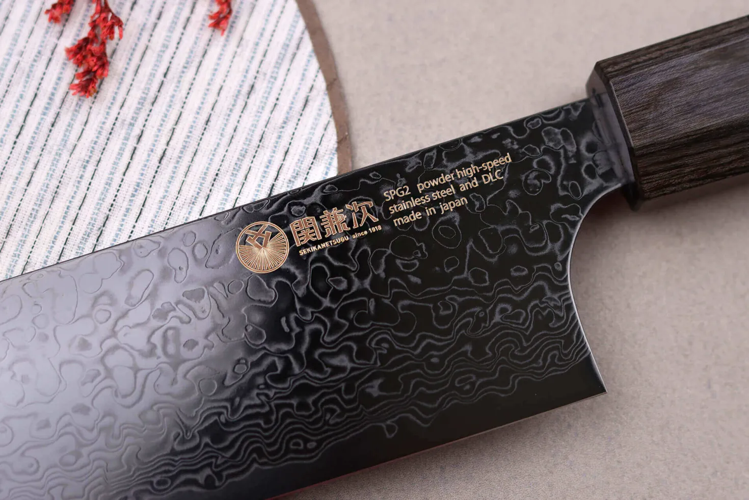 Couteau de chef kiritsuke japonais Kanetsugu Zuiun Kiwami revêtement DLC 21cm