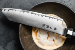 Couteau d'office kiritsuke japonais Kai Seki Magoroku Kaname 12cm