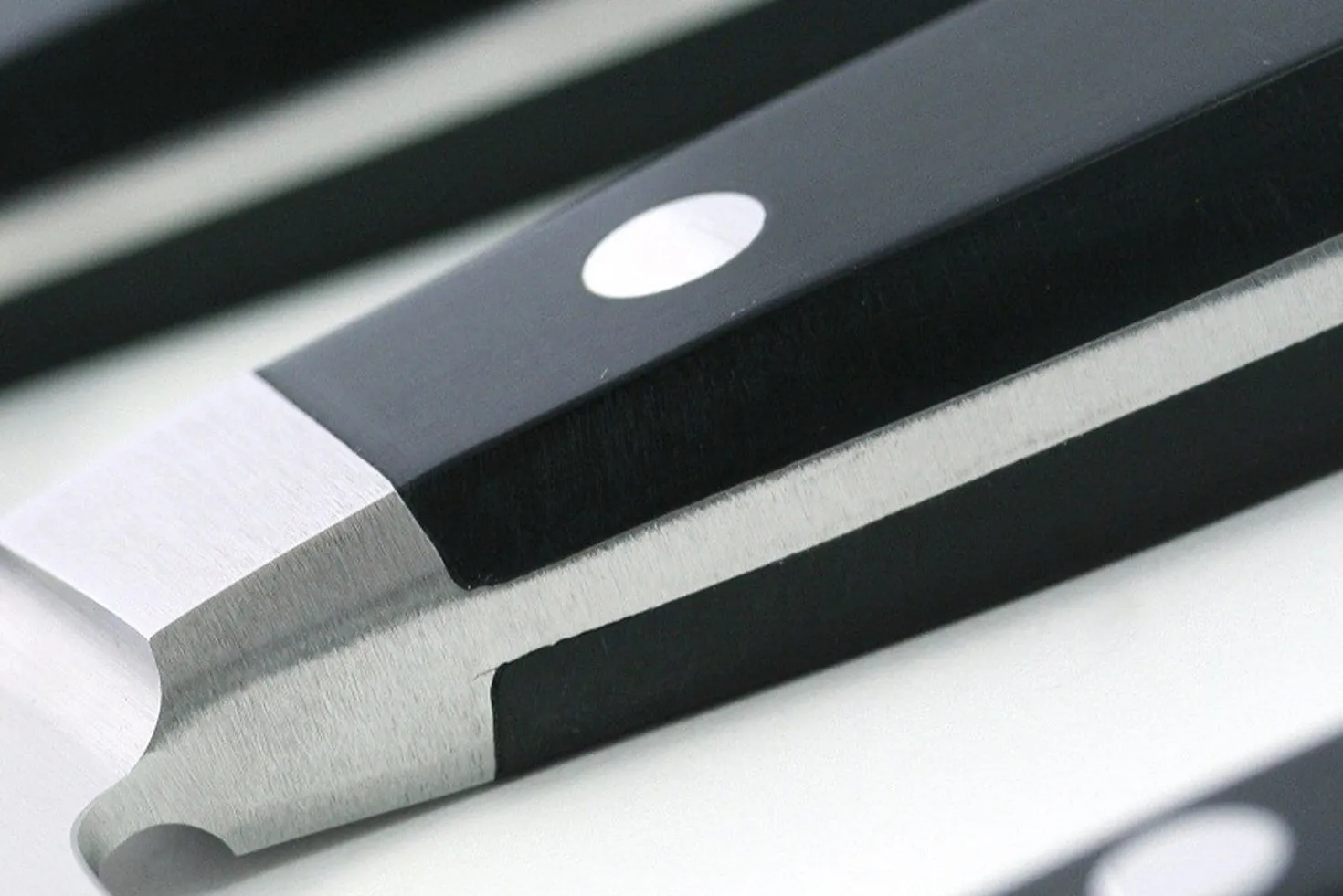 Couteau à désosser Güde Alpha 16cm en acier forgé