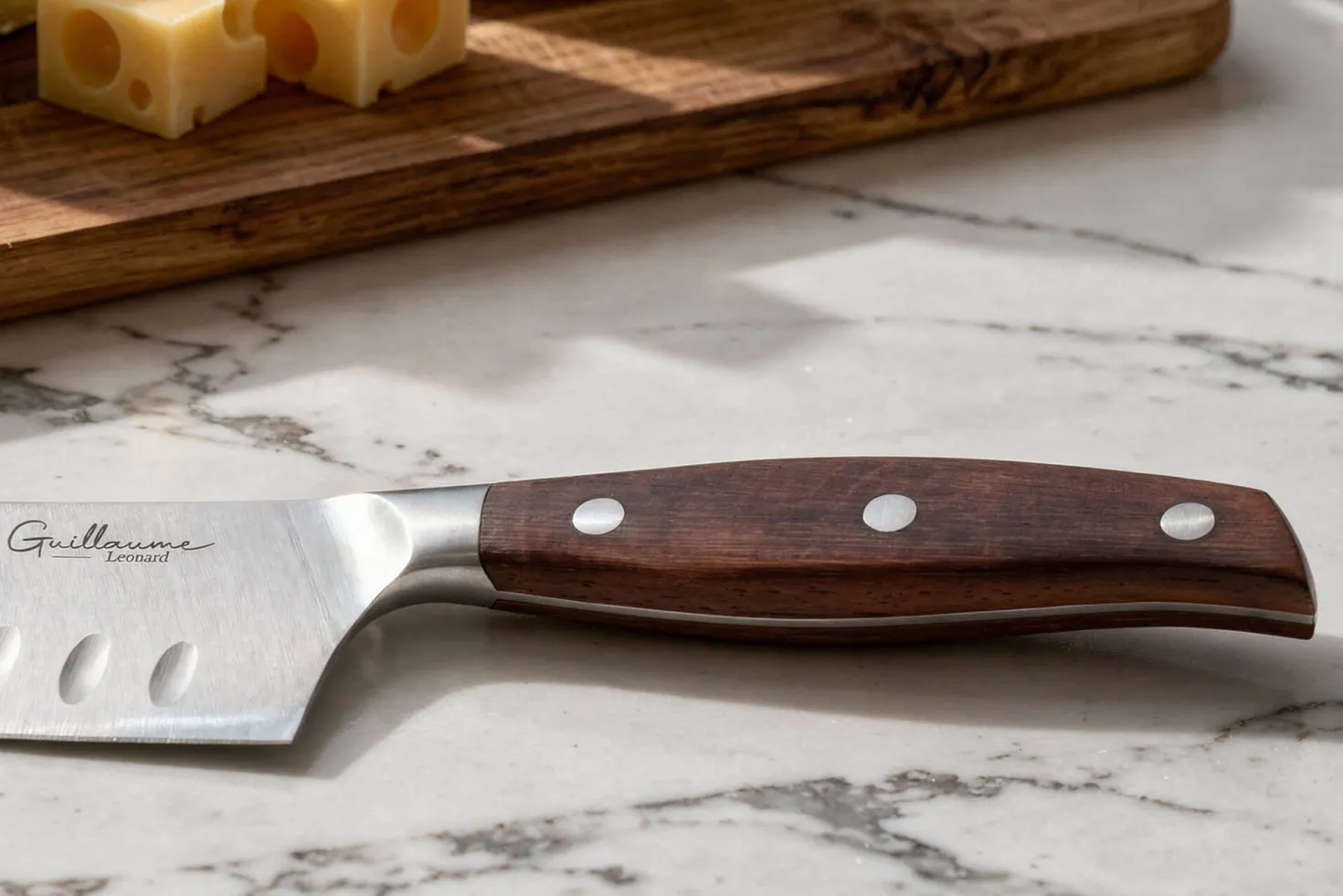 Couteau à fromage 12cm Guillaume Leonard Cuistot en acier inoxydable et bois de santal rouge