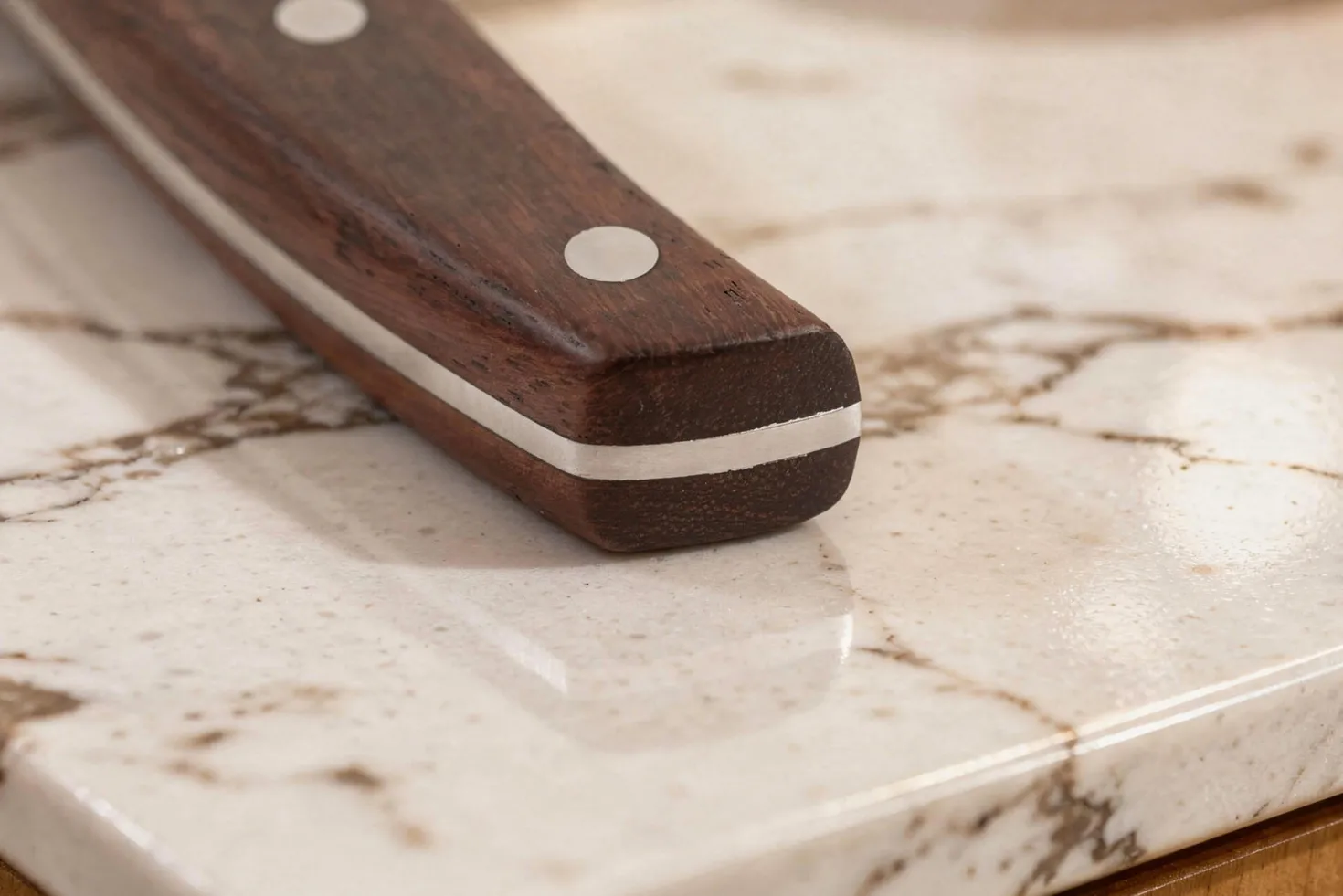 Couteau à fromage 12cm Guillaume Leonard Cuistot en acier inoxydable et bois de santal rouge