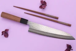 Couteau gyuto 21cm japonais artisanal Makoto Kurosaki VG7 Damas martelé