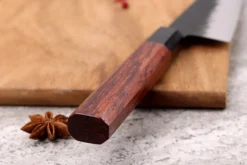 Couteau honesuki Sayuto Séquoia San Mai martelé 15cm