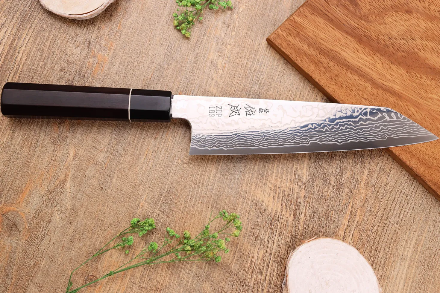 Couteau kiritsuke 21cm japonais artisanal Sukenari ZDP-189 damas manche en ébène