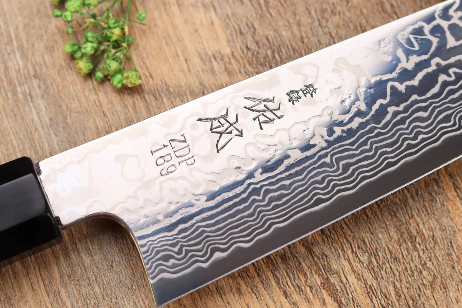 Couteau kiritsuke 21cm japonais artisanal Sukenari ZDP-189 damas manche en ébène