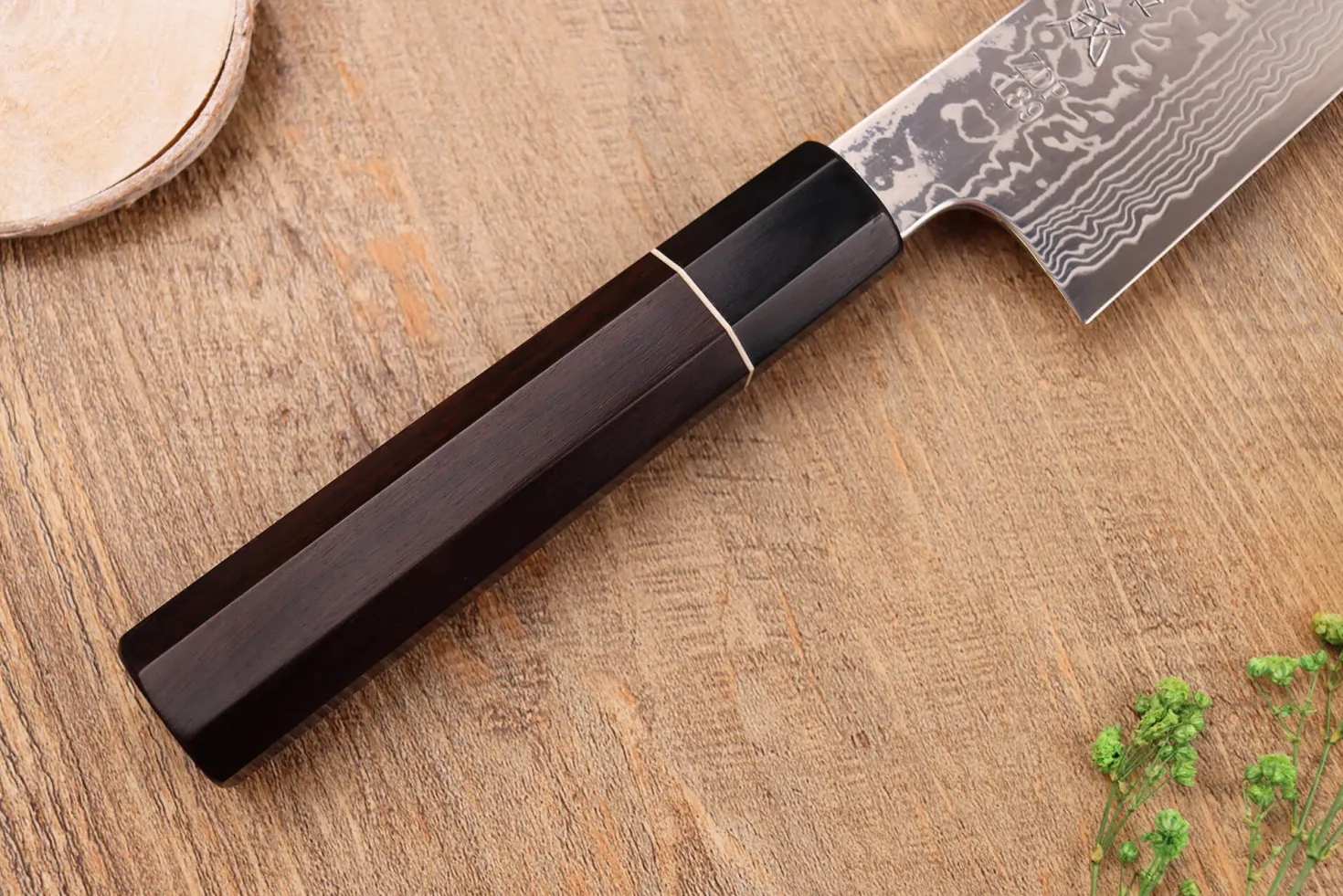 Couteau kiritsuke 21cm japonais artisanal Sukenari ZDP-189 damas manche en ébène