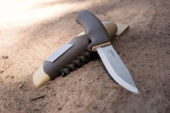 Couteau Mora Bushcraft Survival 13033 lame inox 10,9cm manche caoutchouc marron avec allume-feu + étui