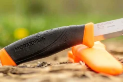 Couteau Mora Companion 11824 lame inox 10,4cm manche caoutchouc noir/orange + étui