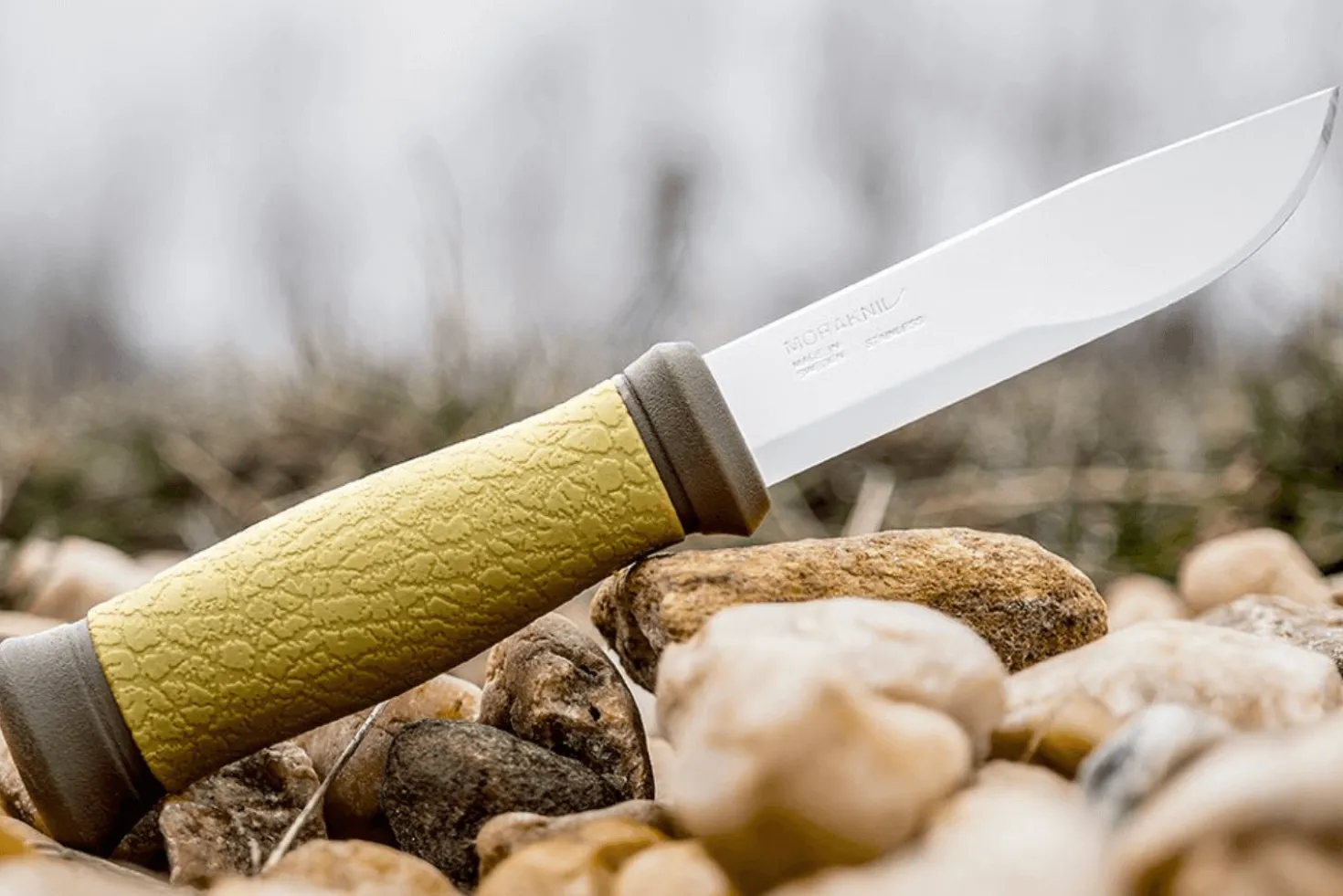 Couteau Mora 2000 10629 lame inox 10,9cm manche caoutchouc vert + étui