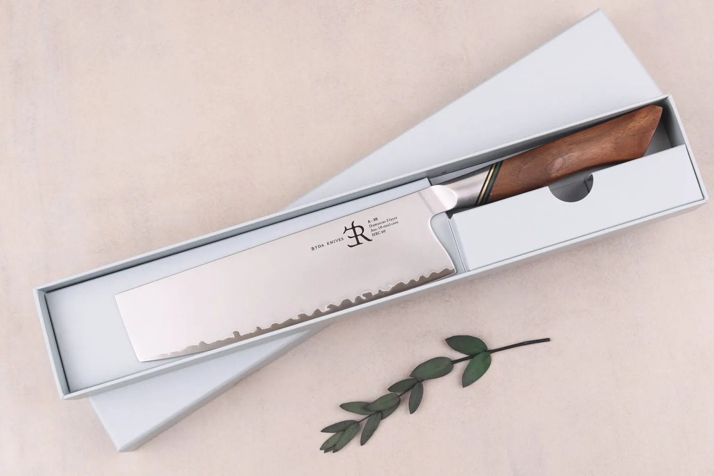 Couteau nakiri 18cm Ryda Knives A-30 San Maï et manche en noyer