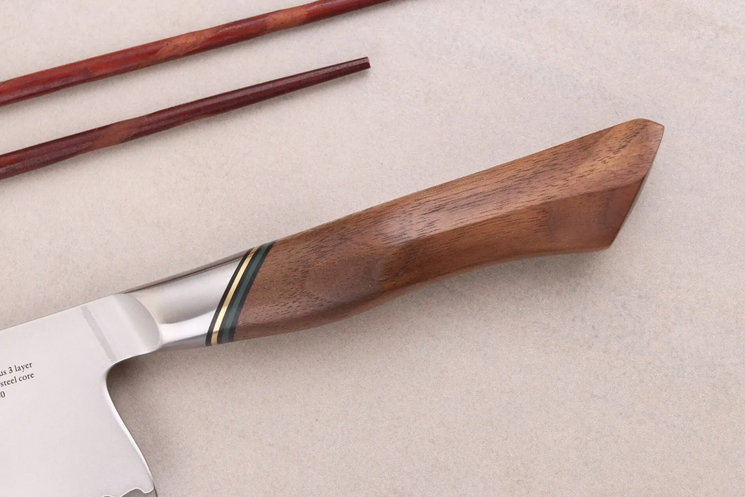 Couteau nakiri 18cm Ryda Knives A-30 San Maï et manche en noyer