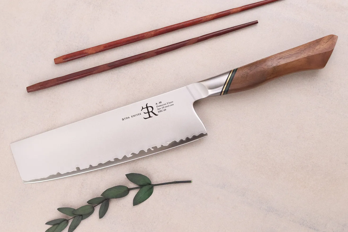 Couteau nakiri 18cm Ryda Knives A-30 San Maï et manche en noyer