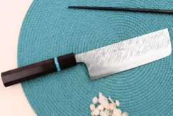 Couteau nakiri japonais artisanal Yu Kurosaki Fujin 16,5cm SG2 turquoise