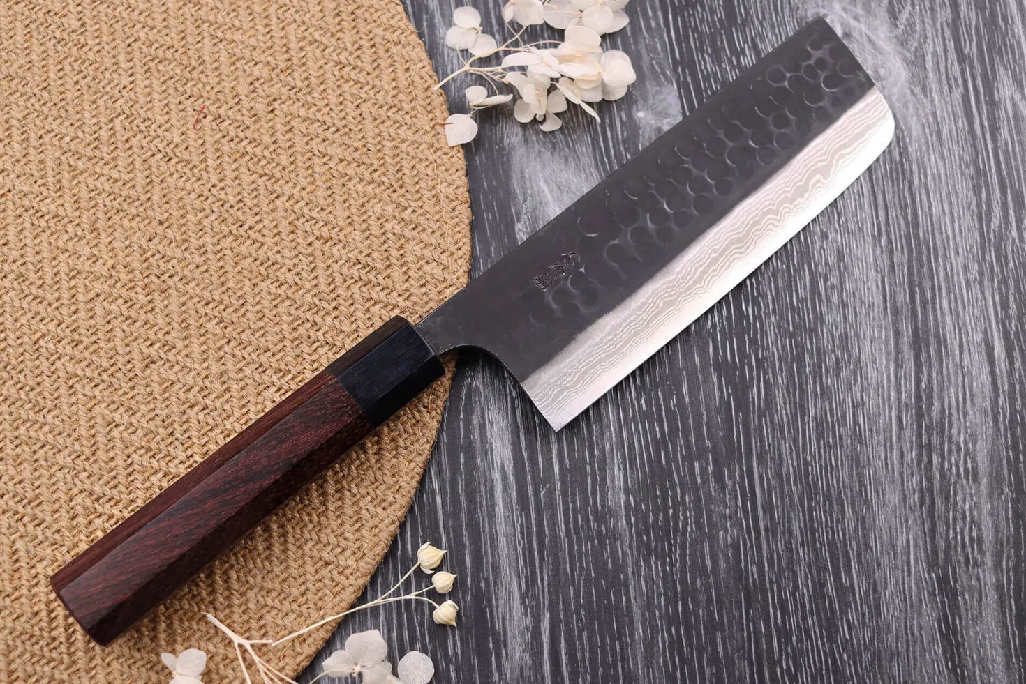 Couteau nakiri japonais artisanal Nao Yamamoto Damas AS brut de forge 16,5cm