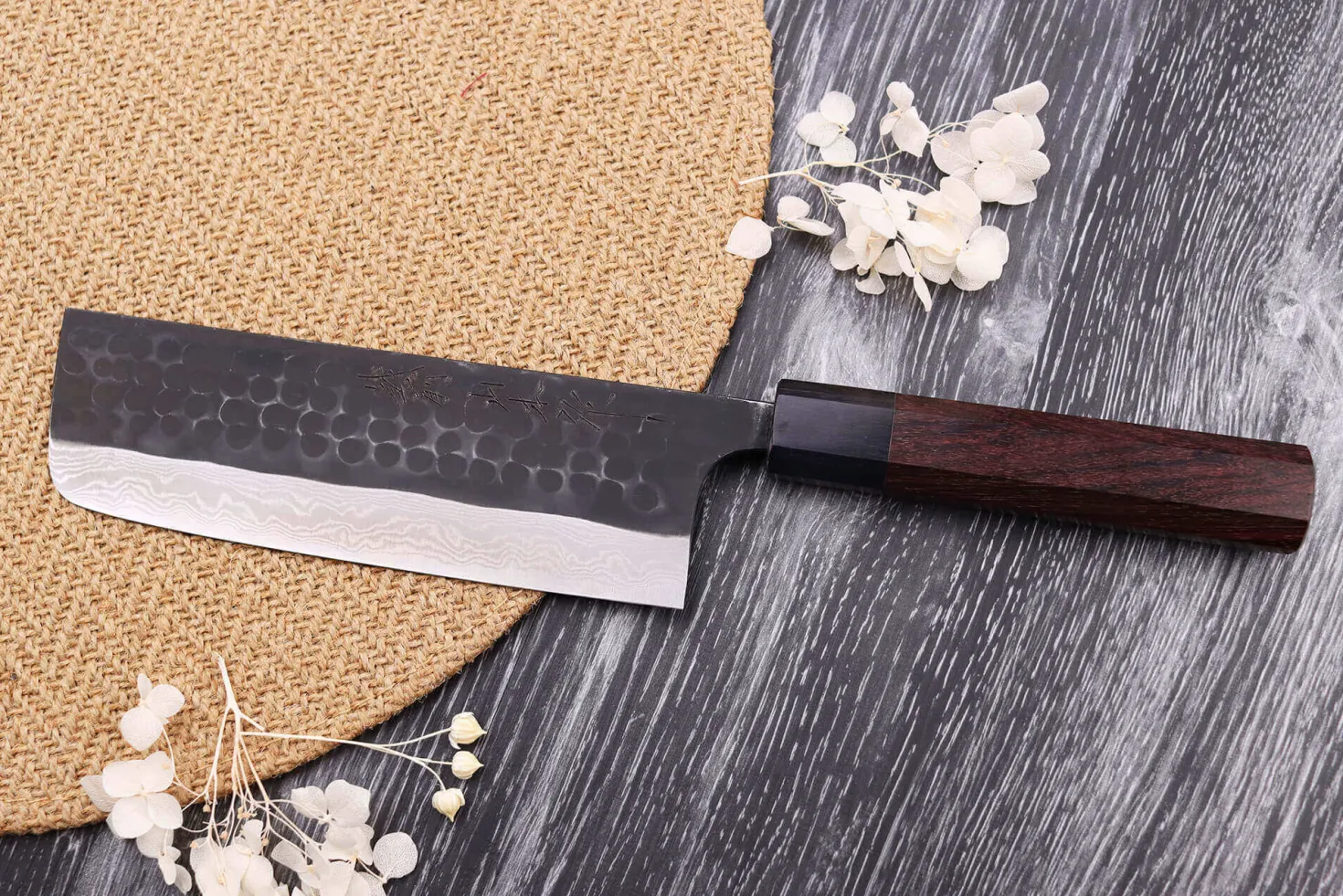 Couteau nakiri japonais artisanal Nao Yamamoto Damas AS brut de forge 16,5cm