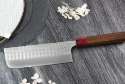 Couteau nakiri japonais artisanal Yoshimi Kato Minamo SG2 Tsuchime 16cm