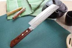 Couteau nakiri japonais artisanal Masutani 16.5cm martelé