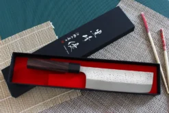 Couteau nakiri japonais artisanal martelé Yu Kurosaki Shizuku 16.5cm acier SG2
