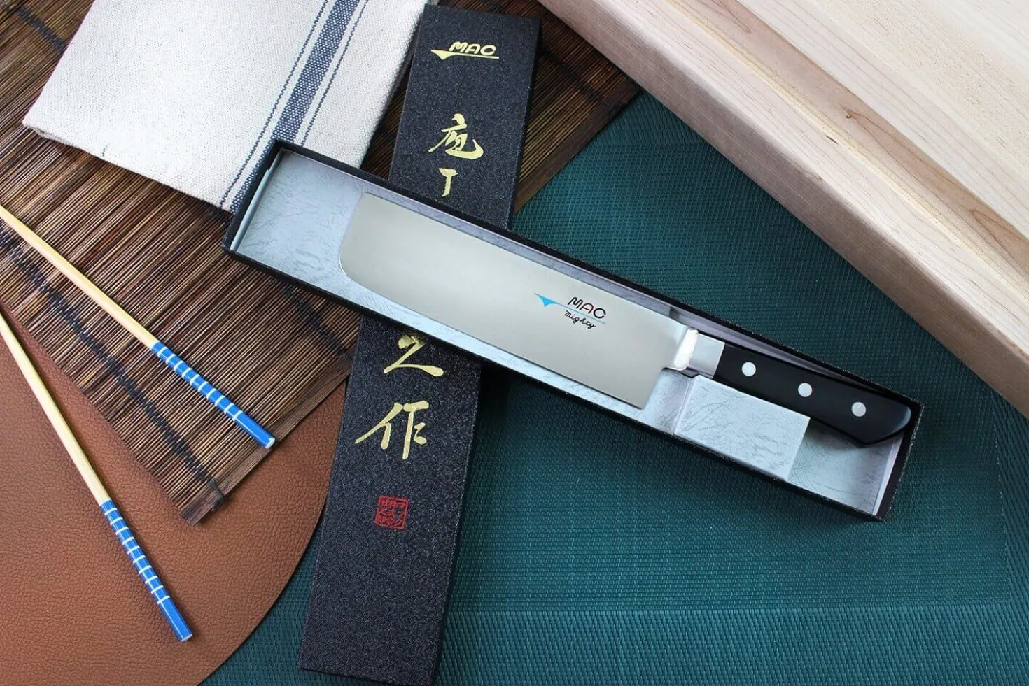 Couteau nakiri japonais MAC Professional 17cm