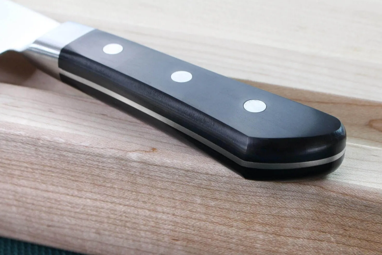 Couteau nakiri japonais MAC Professional 17cm