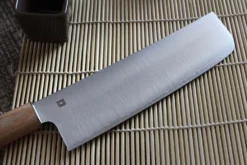 Couteau nakiri japonais Shizu Hamono Yuri 17.5cm manche clair