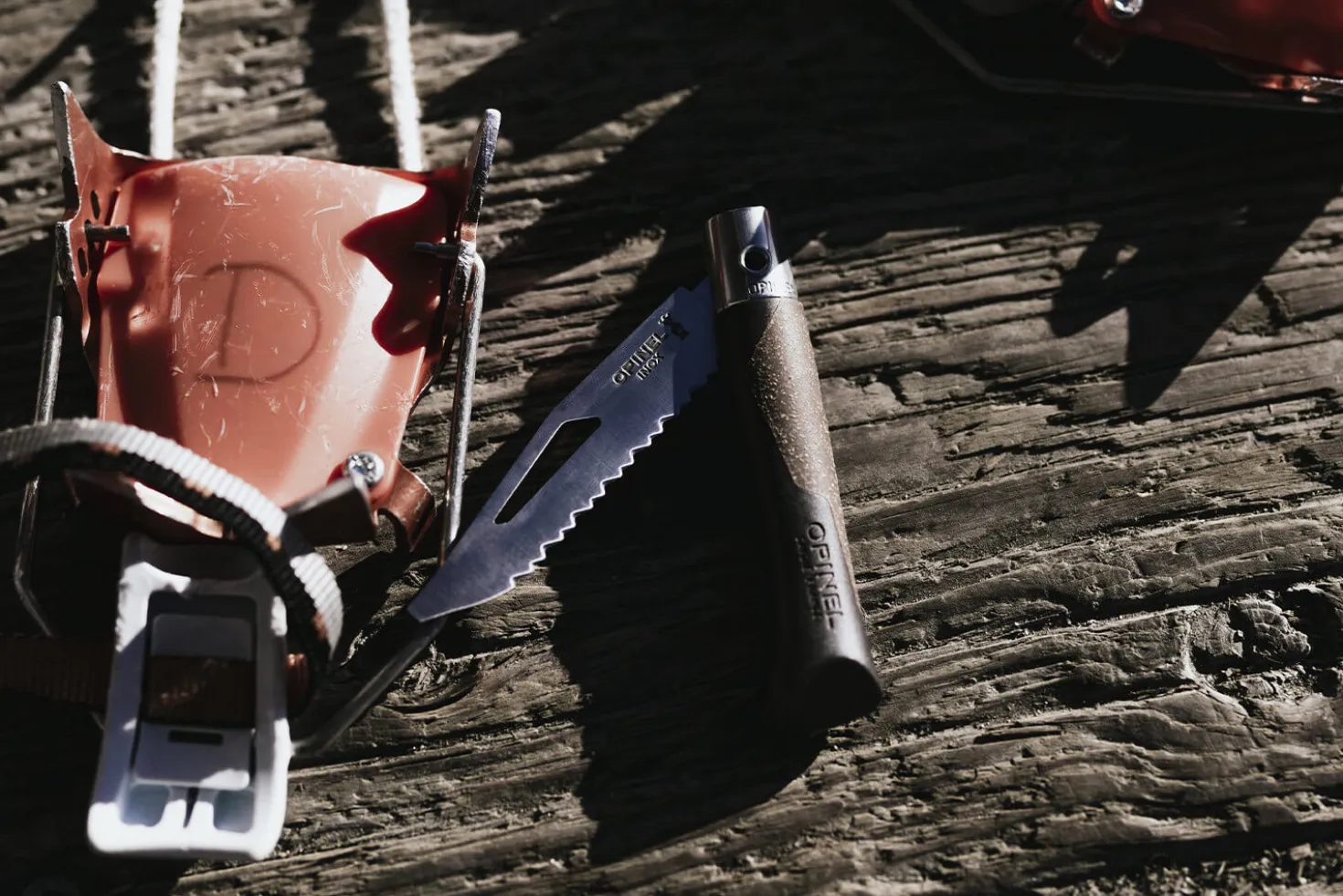 Couteau Opinel Néo7 Alpine brun noir