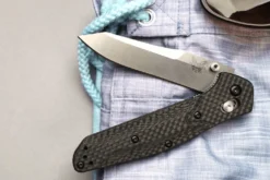 Couteau pliant Benchmade Osborne 940-1 lame tanto manche fibre de carbone noir 11cm